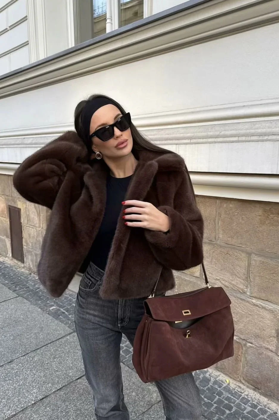 Abby Short Faux Fur Collared Coat - Image 3