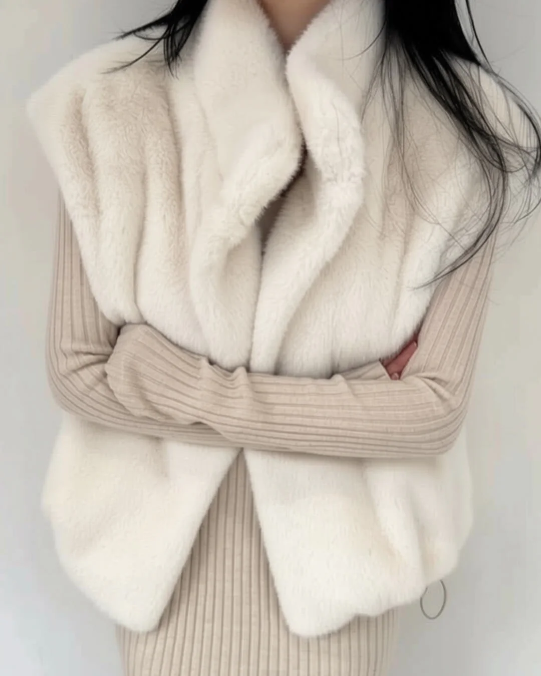 Amalia High Neck Faux Fur Vest - Image 4