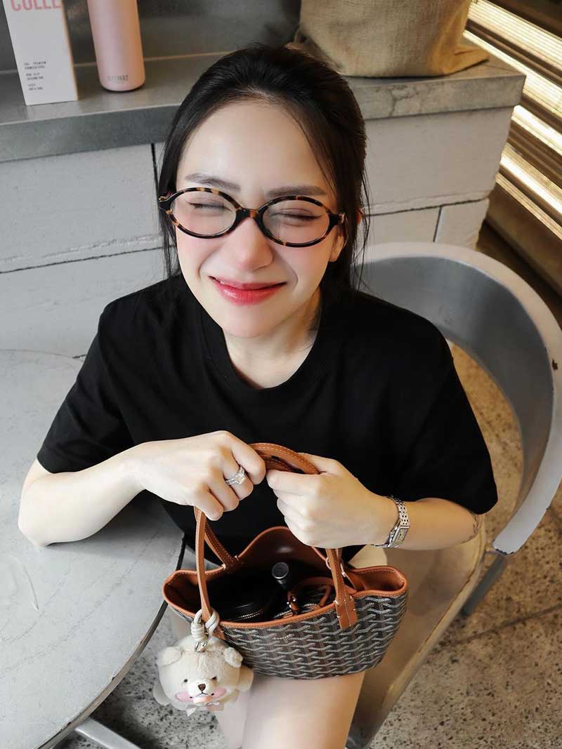 Clarence Oval Sunglasses - Image 10