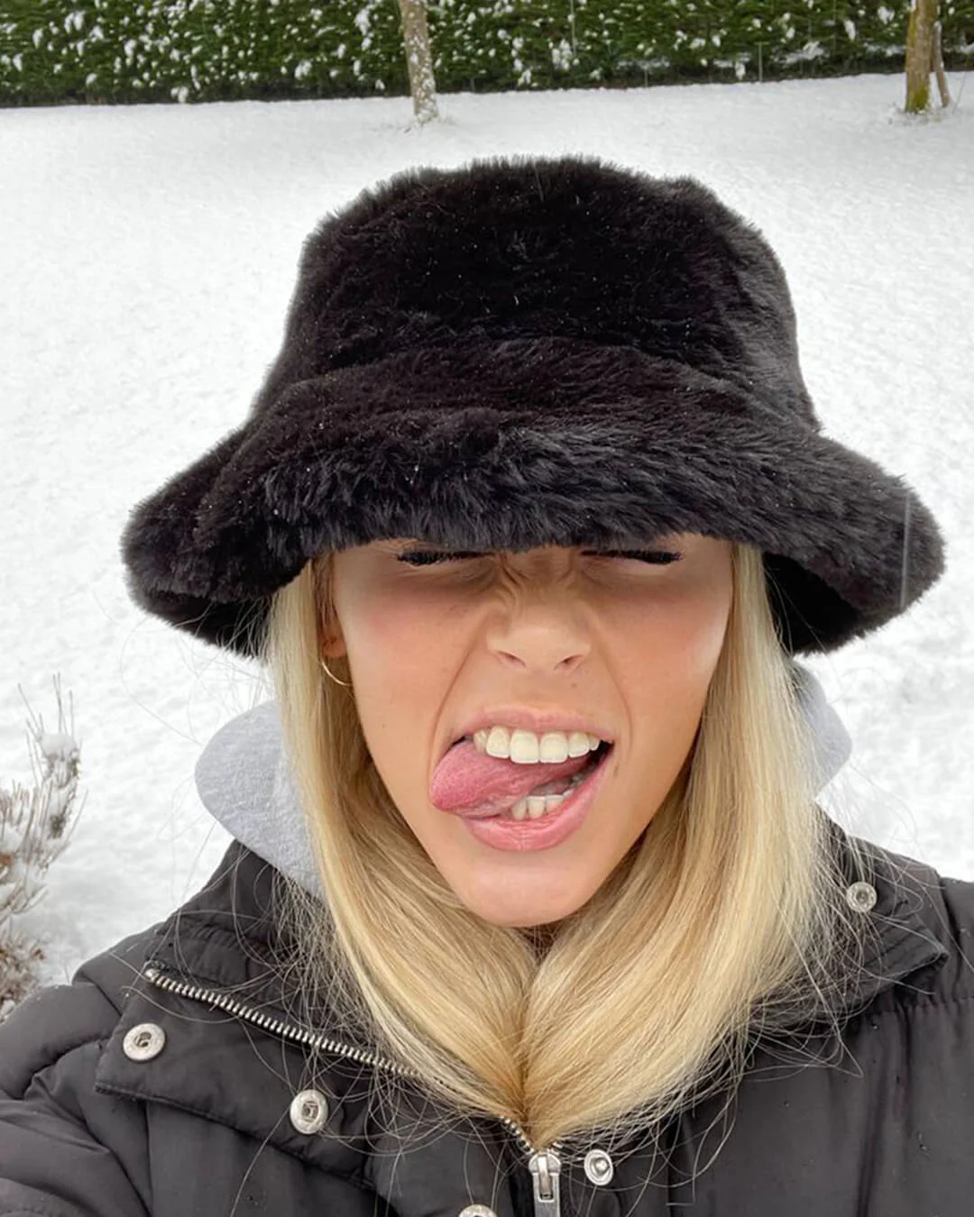 Pauleen Fluffy Bucket Hat - Image 6