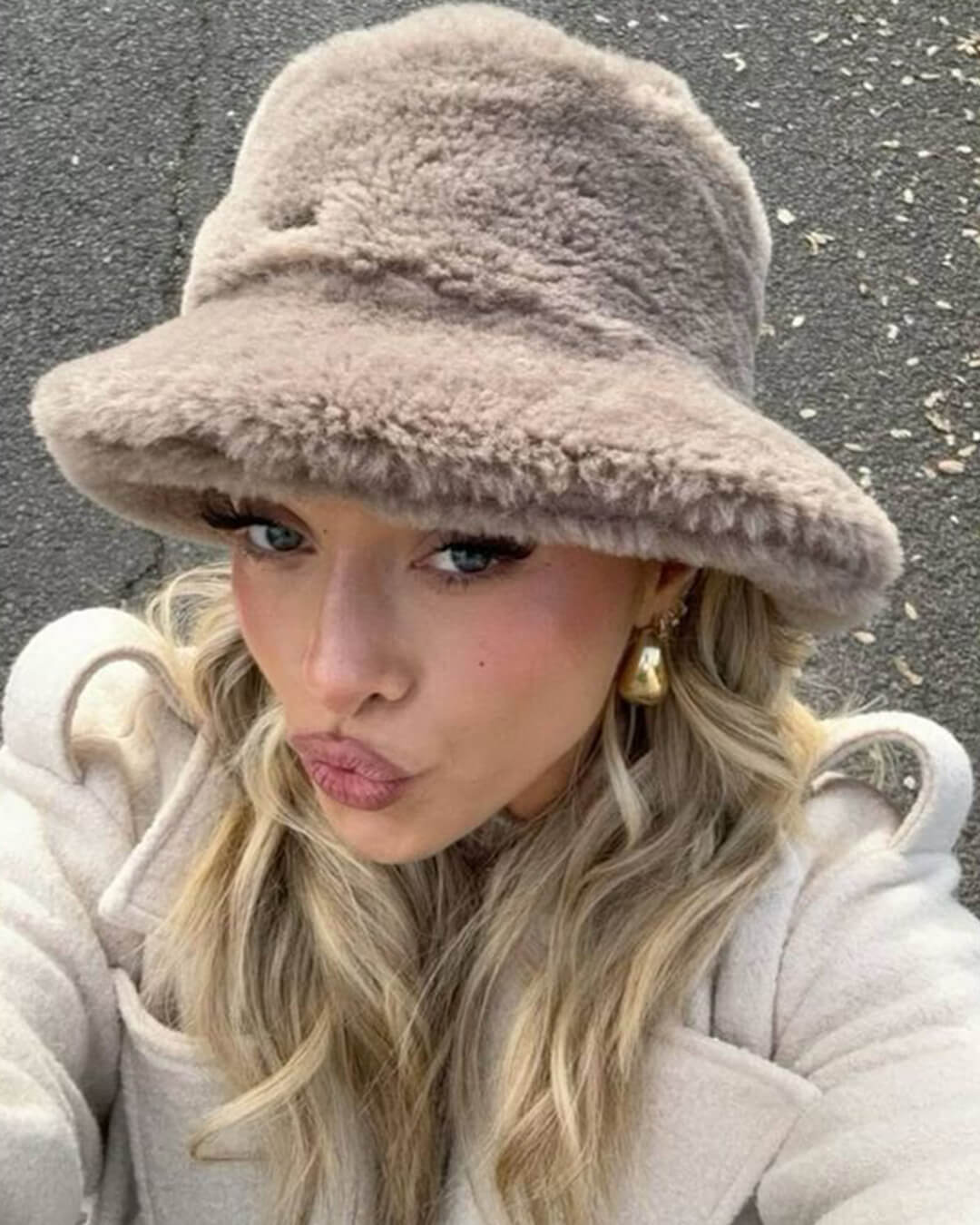 Pauleen Fluffy Bucket Hat - Image 7